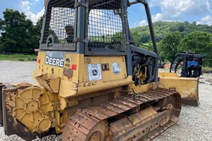 John Deere 650J  Dozer